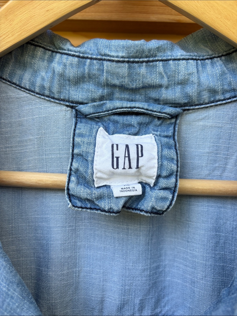 Gap TENCEL Chambray Utility Jacket
Size XL (Runs Small) - Picture 2 of 5